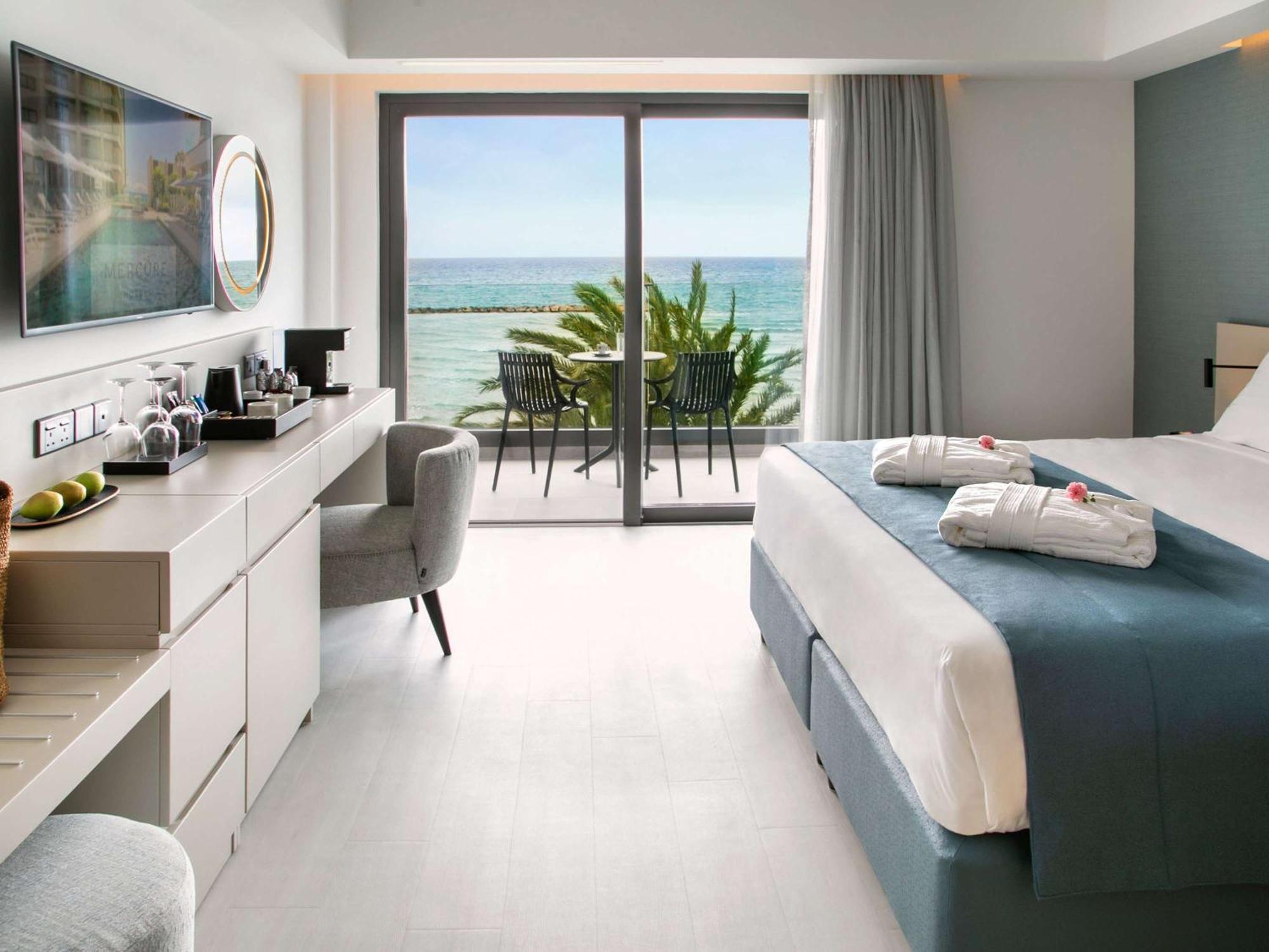 Mercure Larnaca Beach Resort Exterior foto